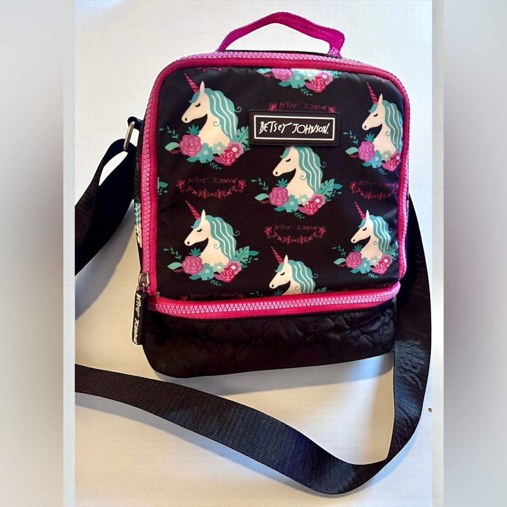 BETSY JOHNSON INSULATED UNICORN LUNCH TOTE.